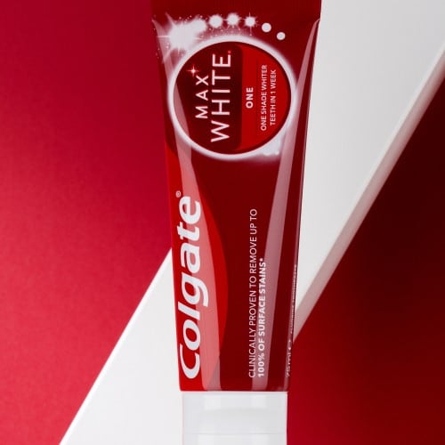 Colgate Max White One tandpasta tube