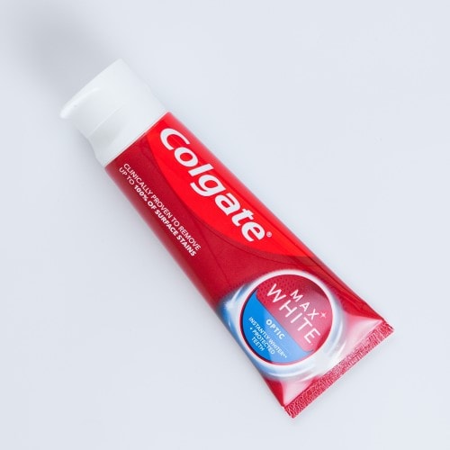 Colgate Max White Optic tandpasta tube